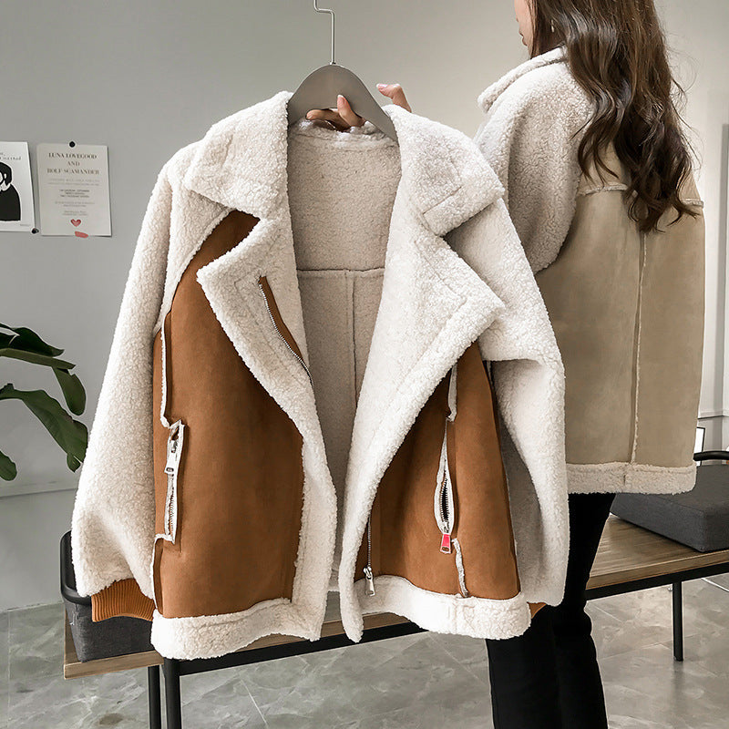 „Riley“ – Kurze Wildlederjacke mit Kunstfellfutter