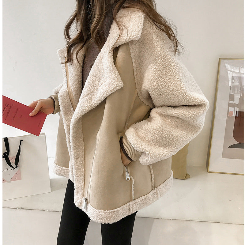 „Riley“ – Kurze Wildlederjacke mit Kunstfellfutter