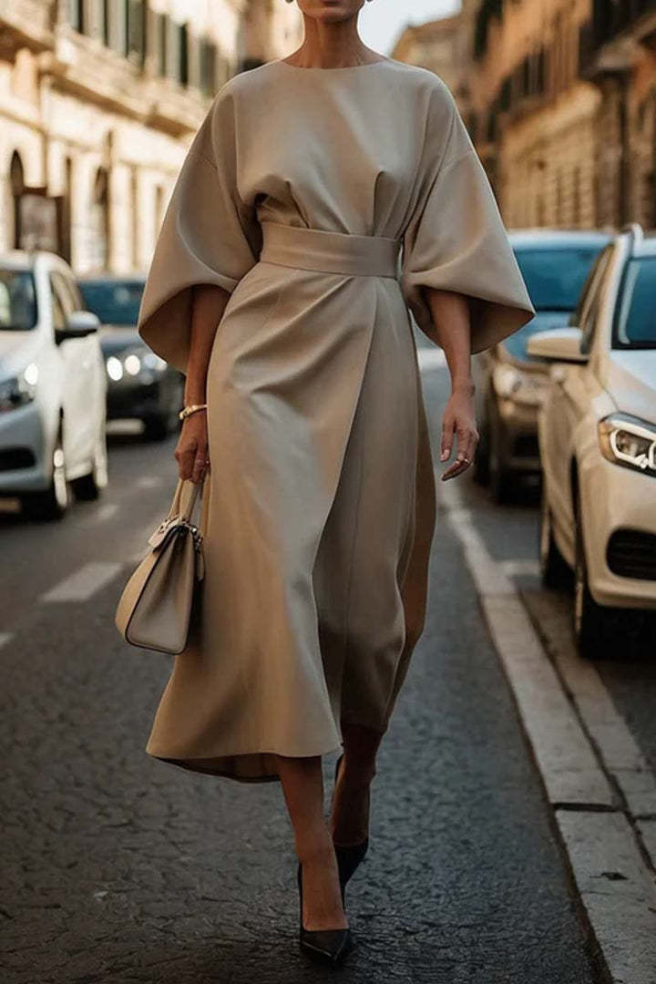 „Amelia“ – Elegantes Kleid mit Fledermausärmeln &amp; Taillengürtel